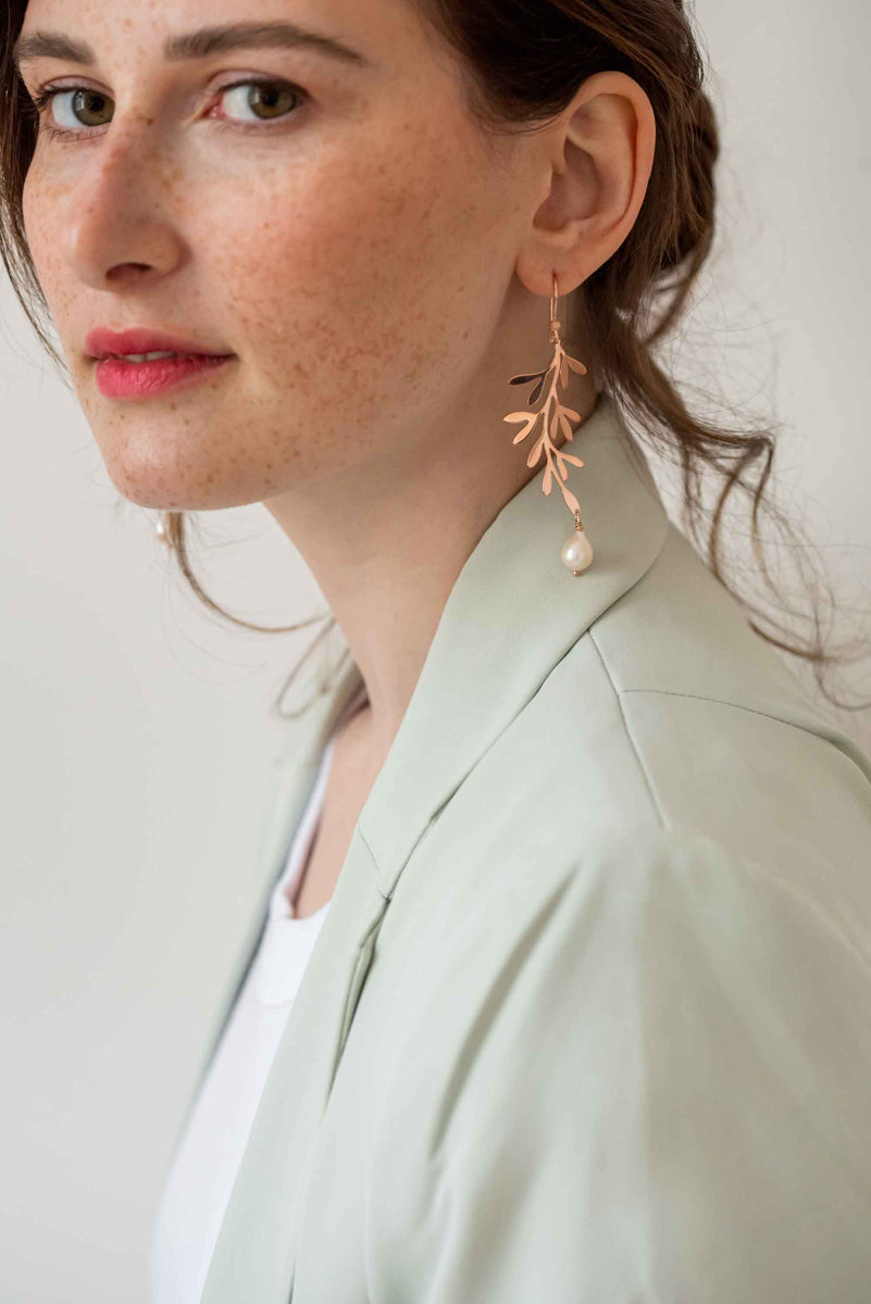 Dalia Ohrringe mit Süßwasserperle Max Schmuckdesign